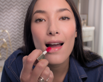 How to apply a Lip Oil